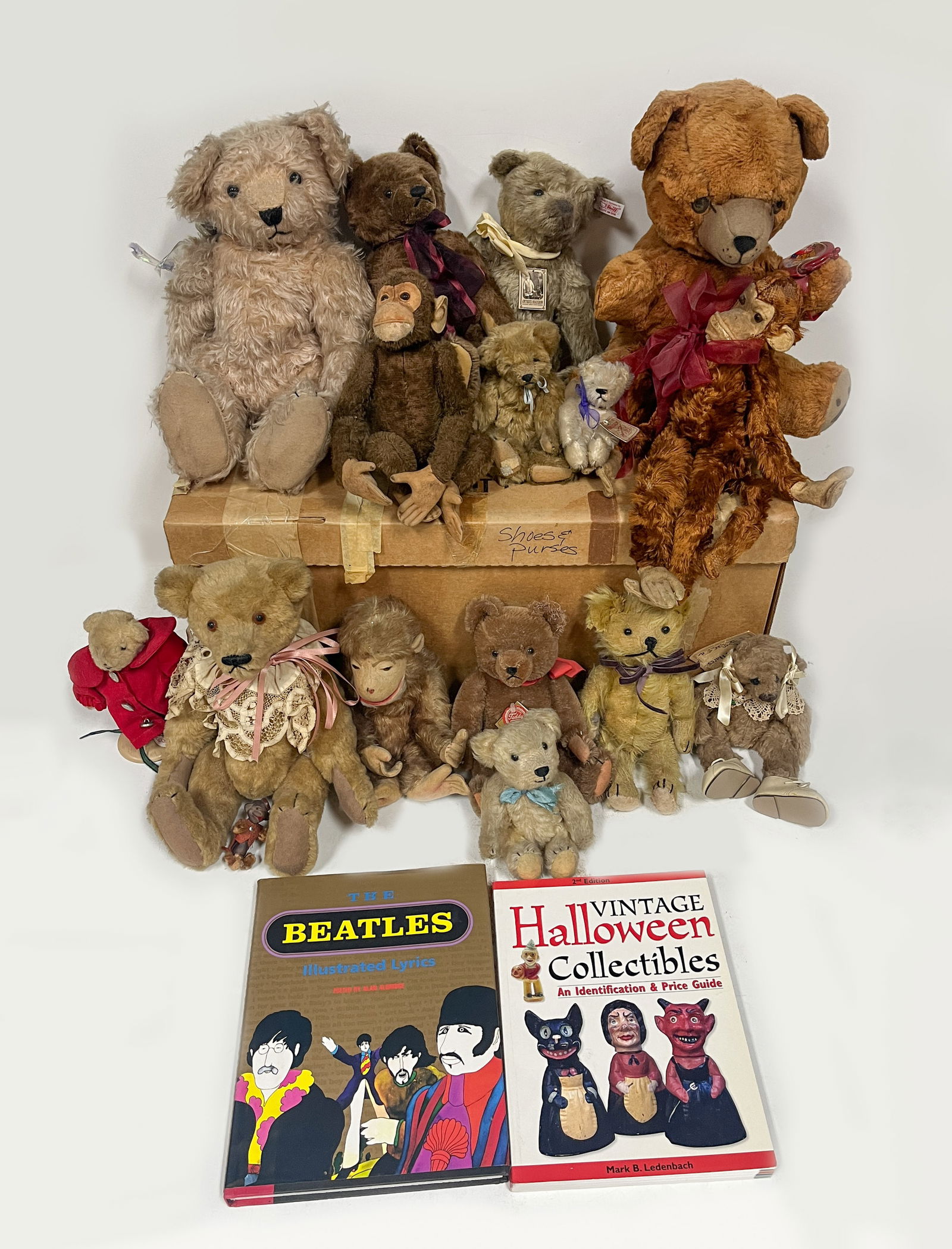 Large Set Vintage Toys (1 of 8)