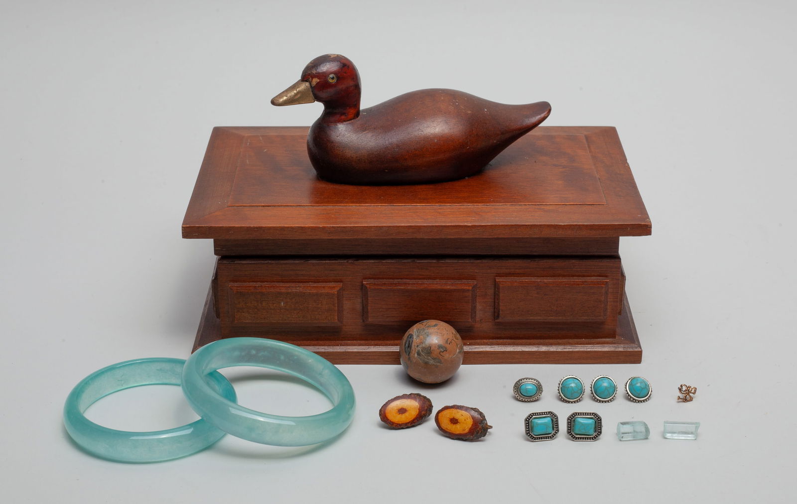 Chinese Aquamarine Stones, Bangles & Jewelry (1 of 14)