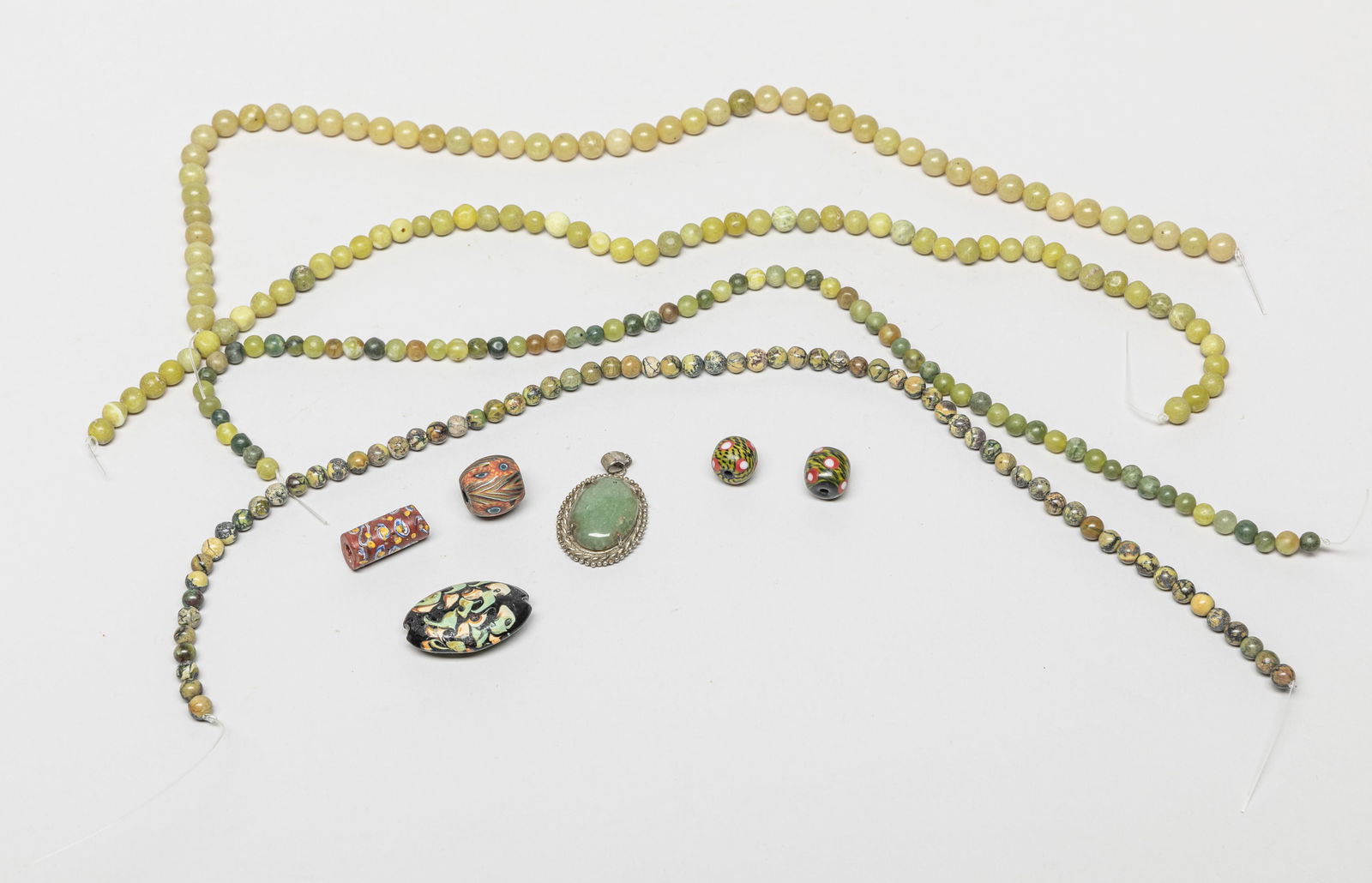 Chinese Jade Pendant, Beads & Eye Glass (1 of 10)