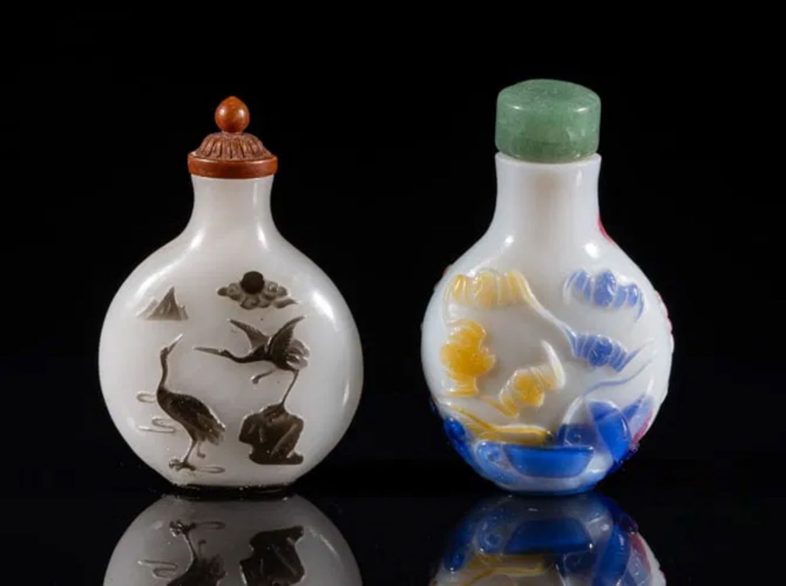 Two Chinese Overlay Glass Snuff Bottles (1 of 11)