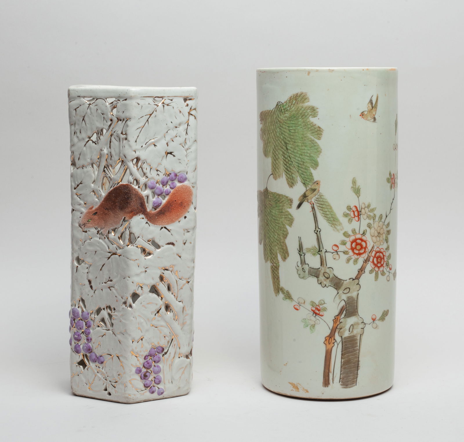 Two Chinese Export Porcelain Vases (1 of 18)