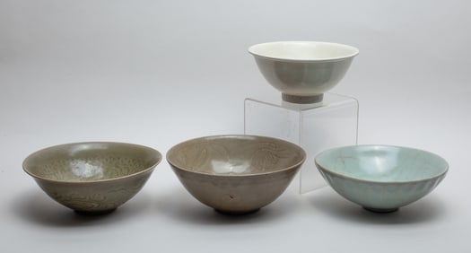 Large Set Chinese Shipwreck Type Porcelain Bowls