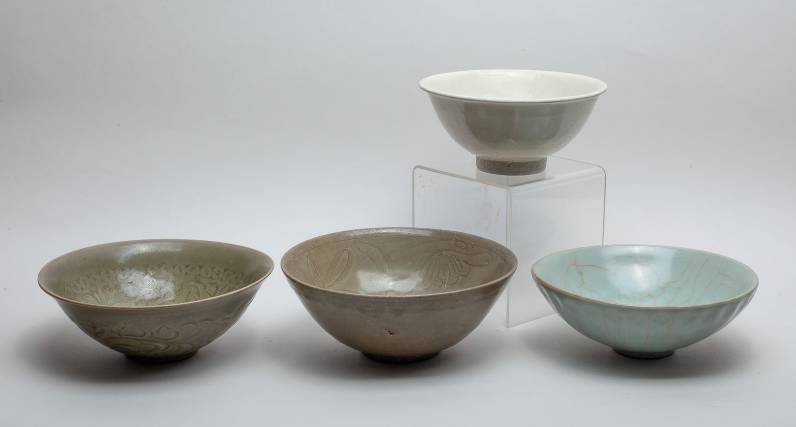 Large Set Chinese Shipwreck Type Porcelain Bowls (1 of 15)