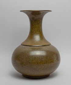 Chinese Export Tea Dust Porcelain Vase