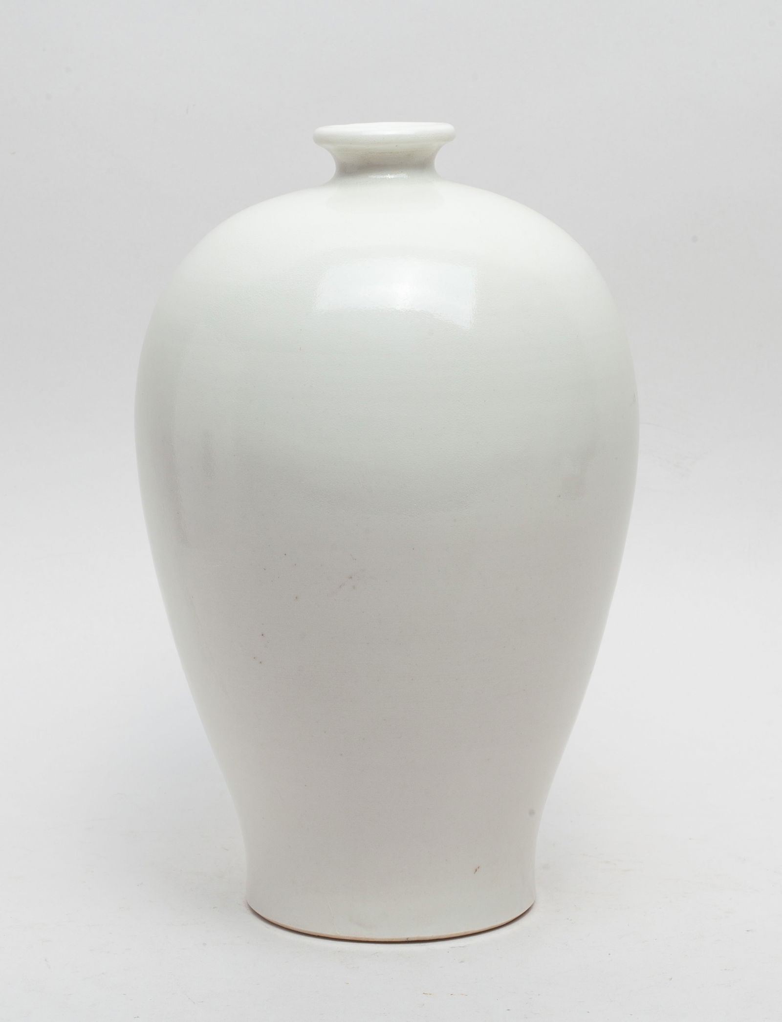 Korean Cream Glazed Porcelain Vase (1 of 8)