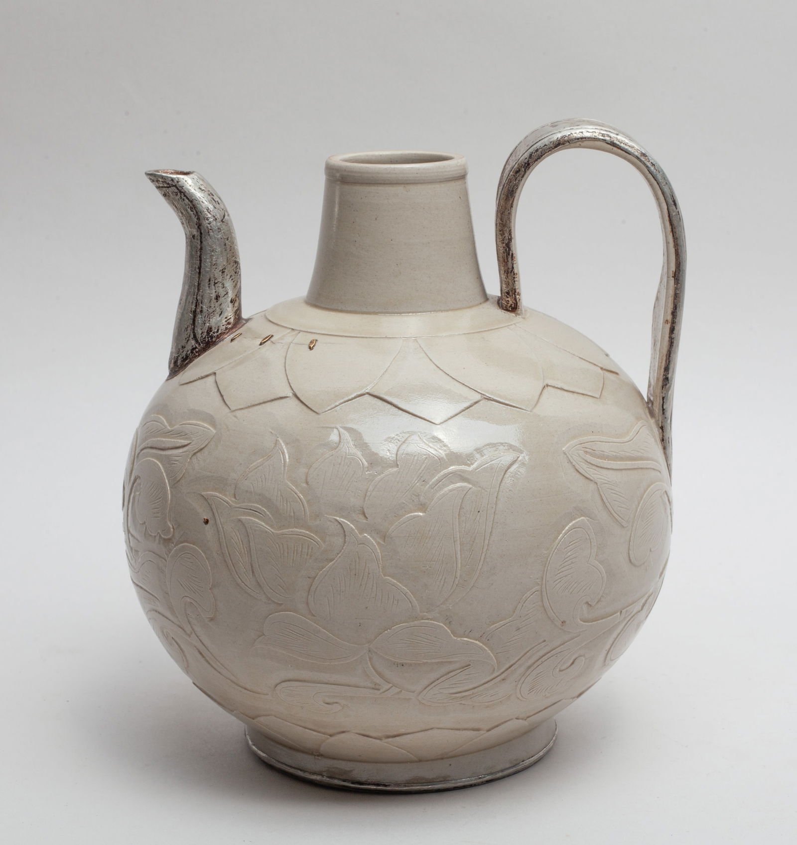 Repaired Chinese Ding Ware Porcelain Pot (1 of 13)