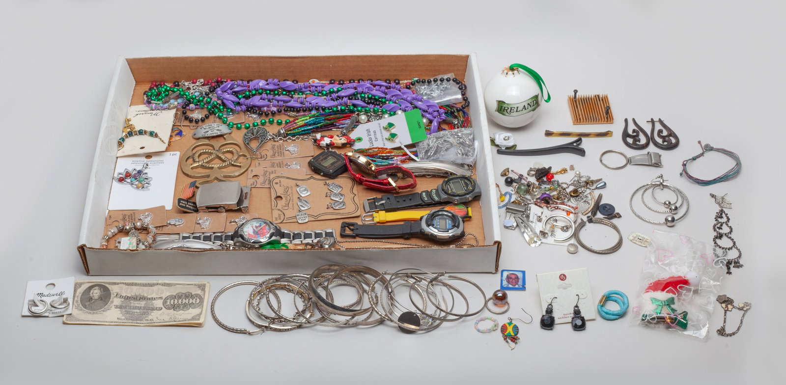 Estate Large Set Costume Jewelry: Estate large set costume jewelry, including bangles, necklace, earrings. Size varies.