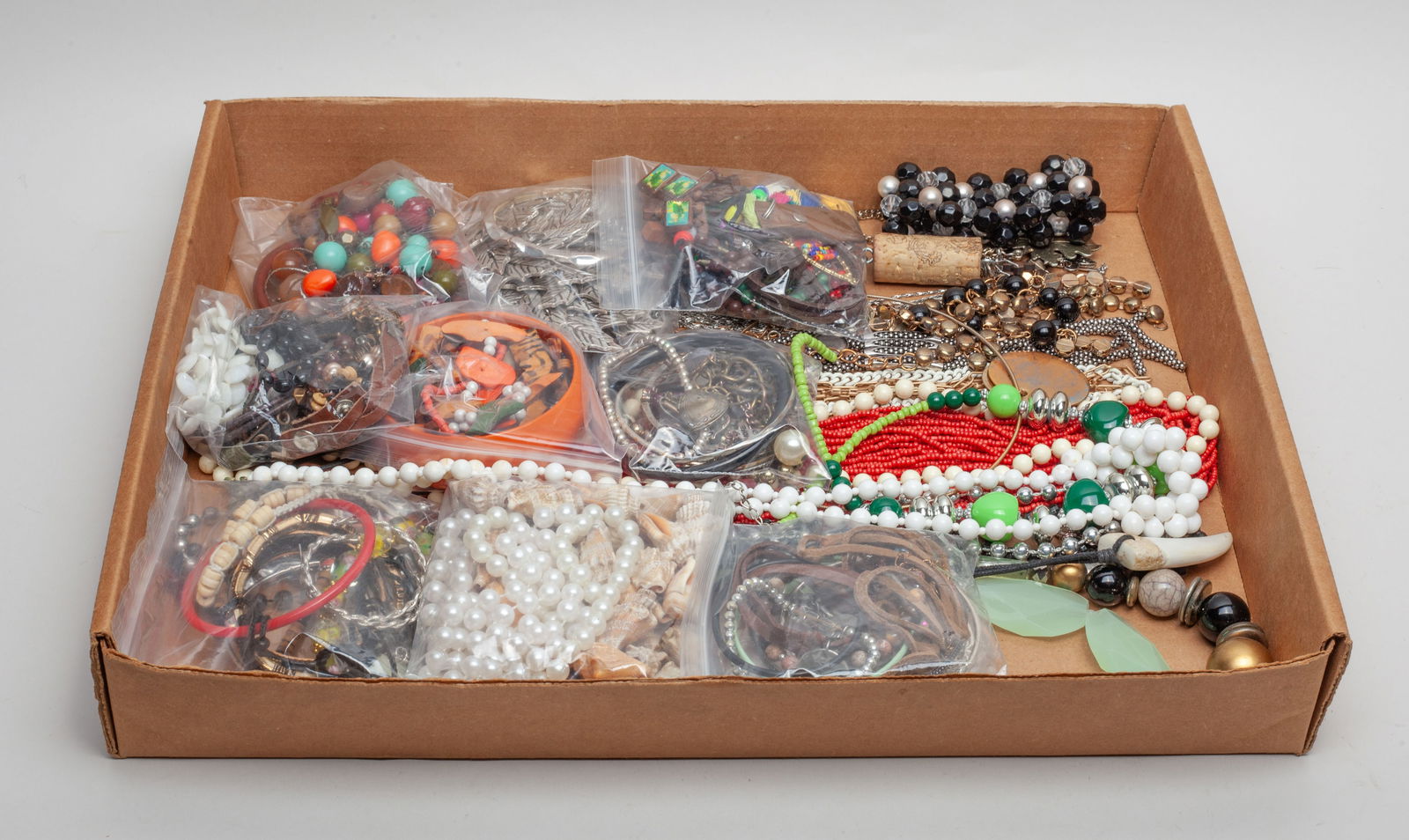 Estate Vintage Costume Jewelry (1 of 8)