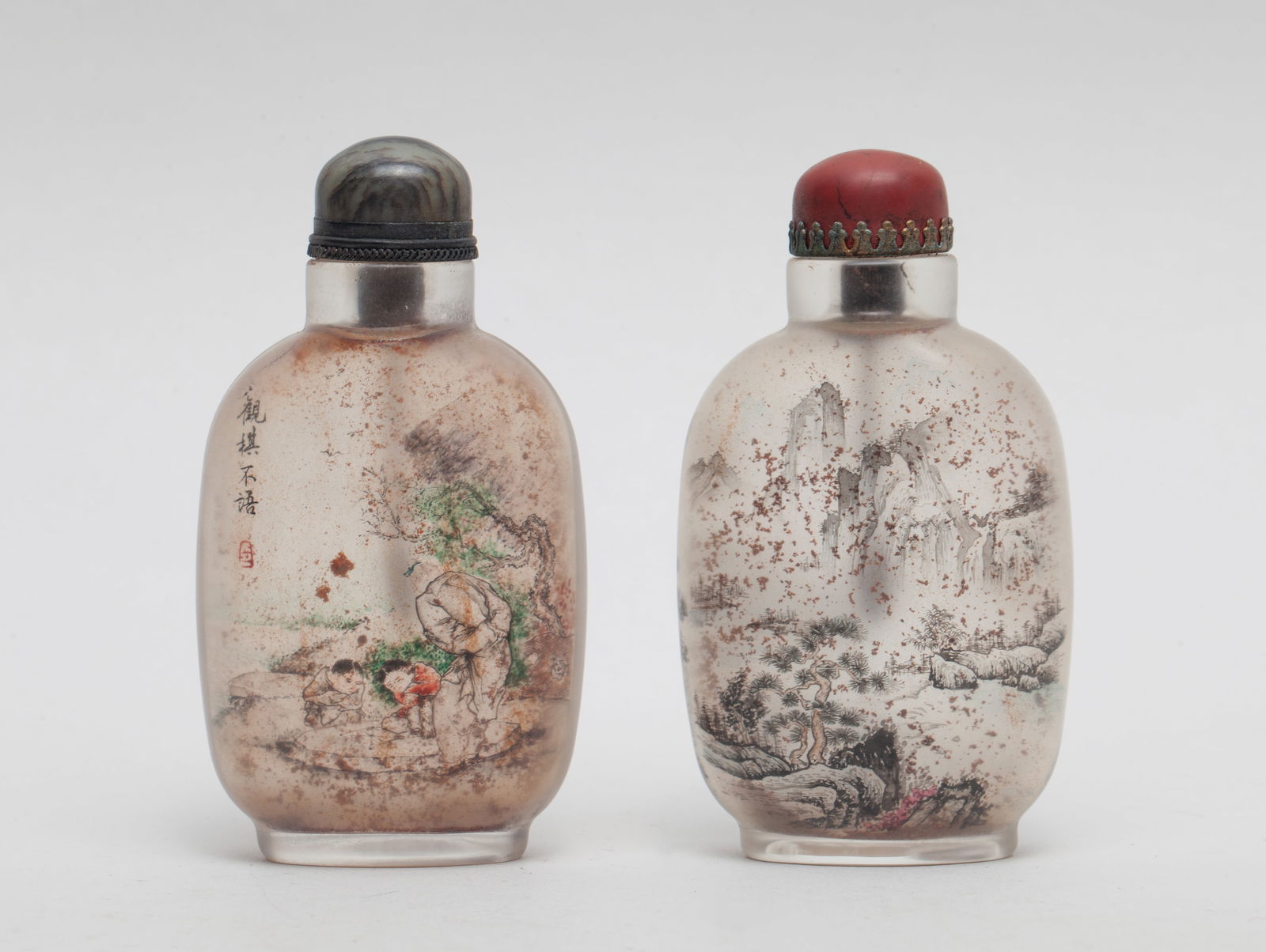 Two Chinese Inside Painted Snuff Bottles (1 of 13)