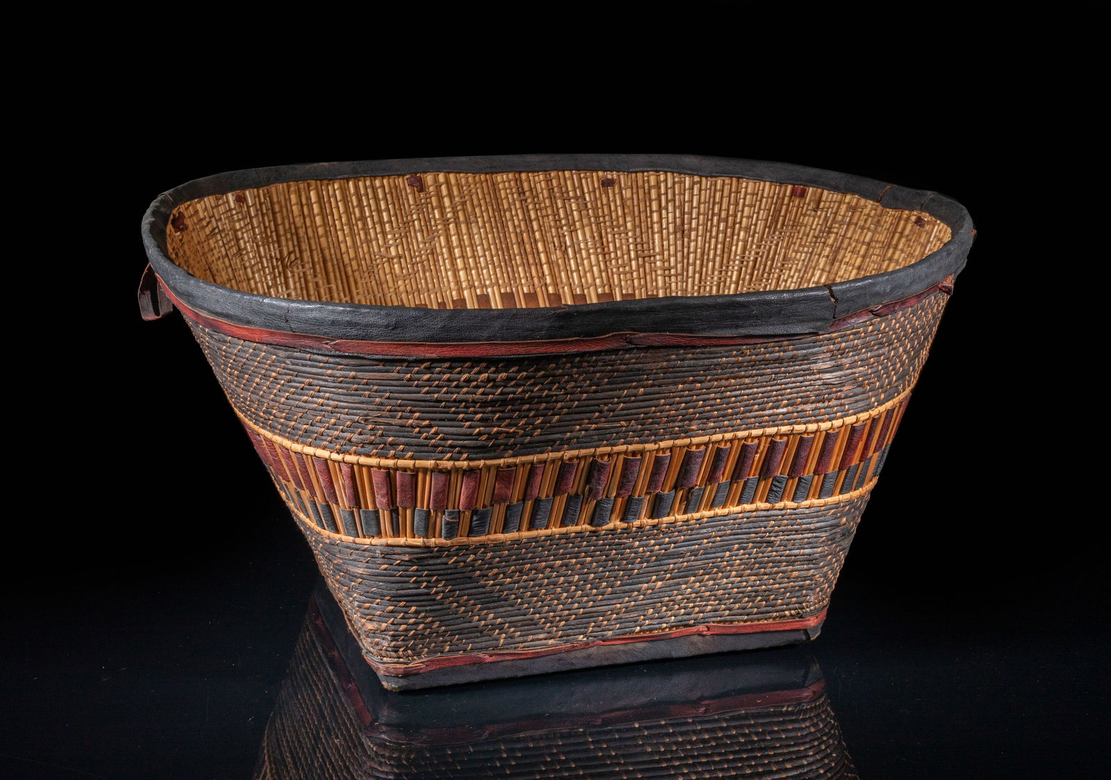 Large American Indian Basket (1 of 9)