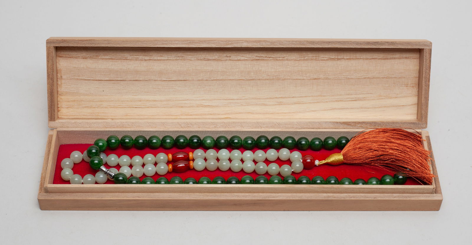 Chinese Export Jade Necklaces & Prayer Beads (1 of 9)