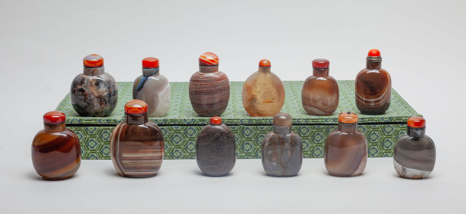 Estate Large Set Chinese Cameo Agate Snuff Bottles (1 of 12)