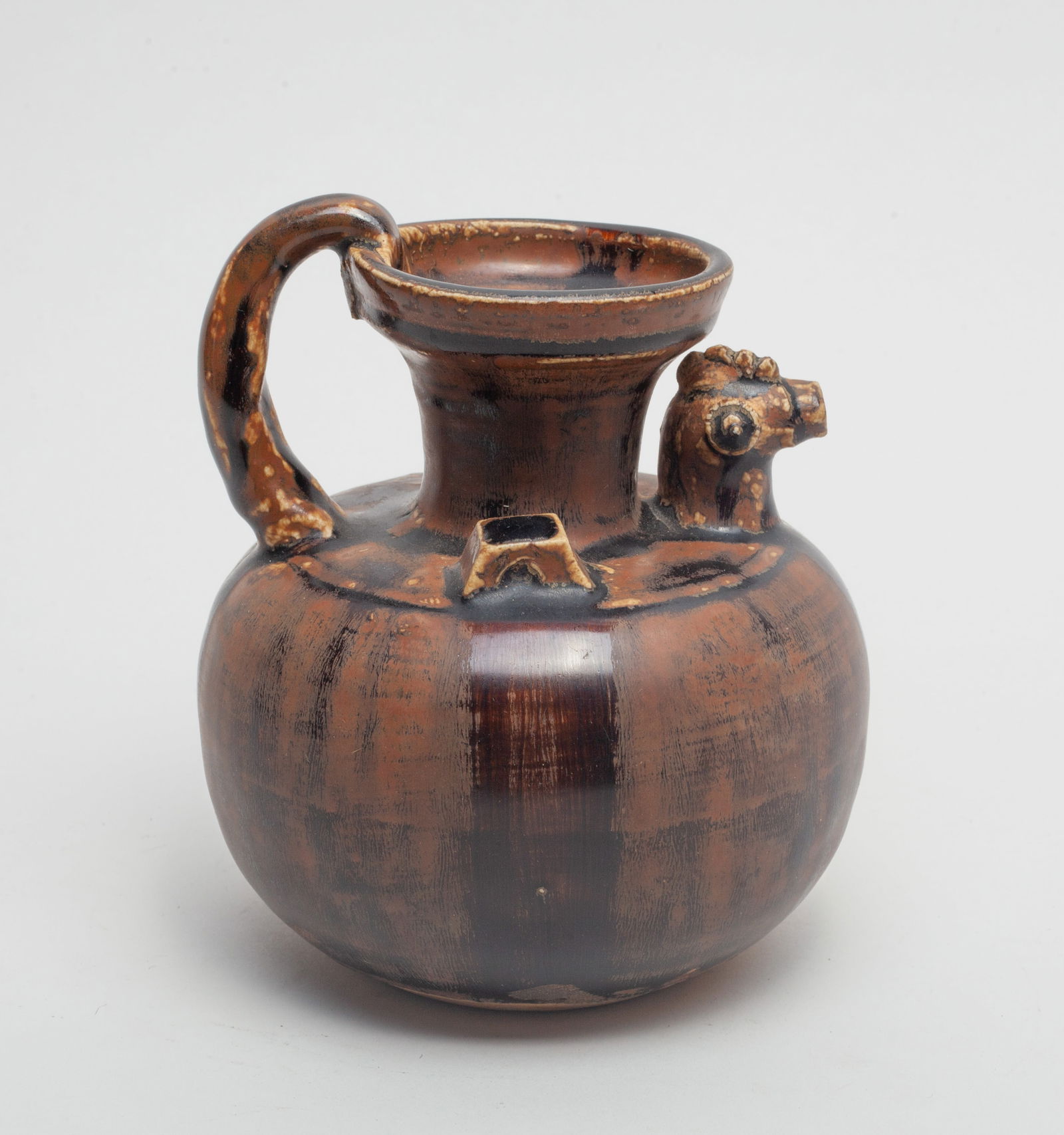 Chinese Jizhou Type Porcelain Pot (1 of 10)