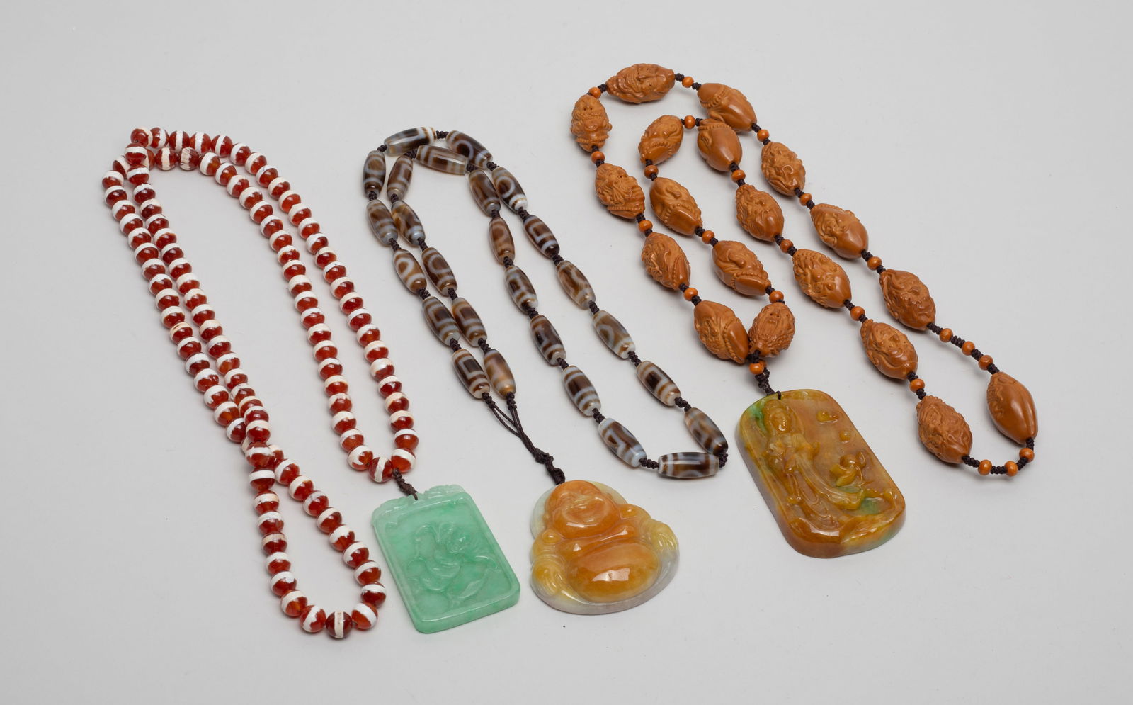 Estate Chinese Nuts, Dzi Beads & Agate Necklaces (1 of 10)