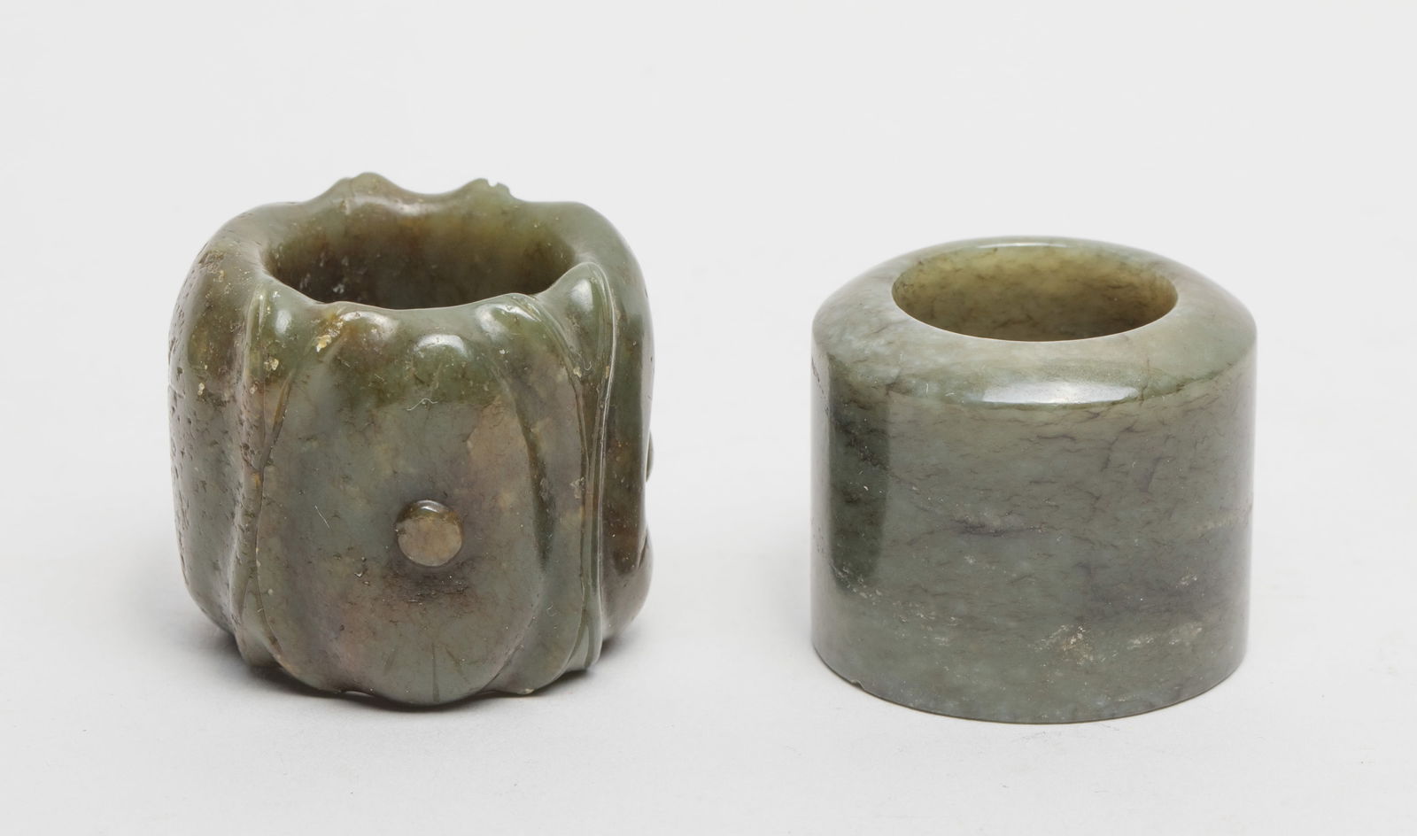 Two Chinese Jade Carved Thumb Rings (1 of 13)