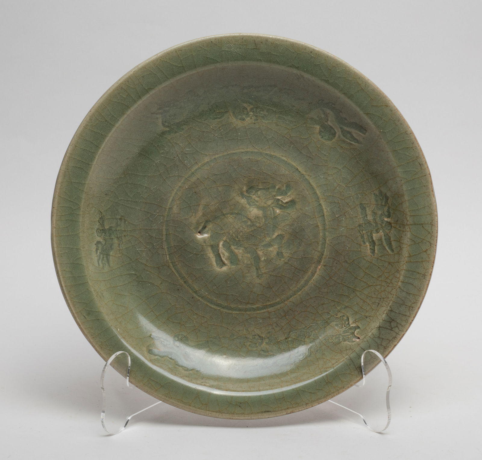 Chinese Shipwreck Type Longquan Porcelain Plate (1 of 11)