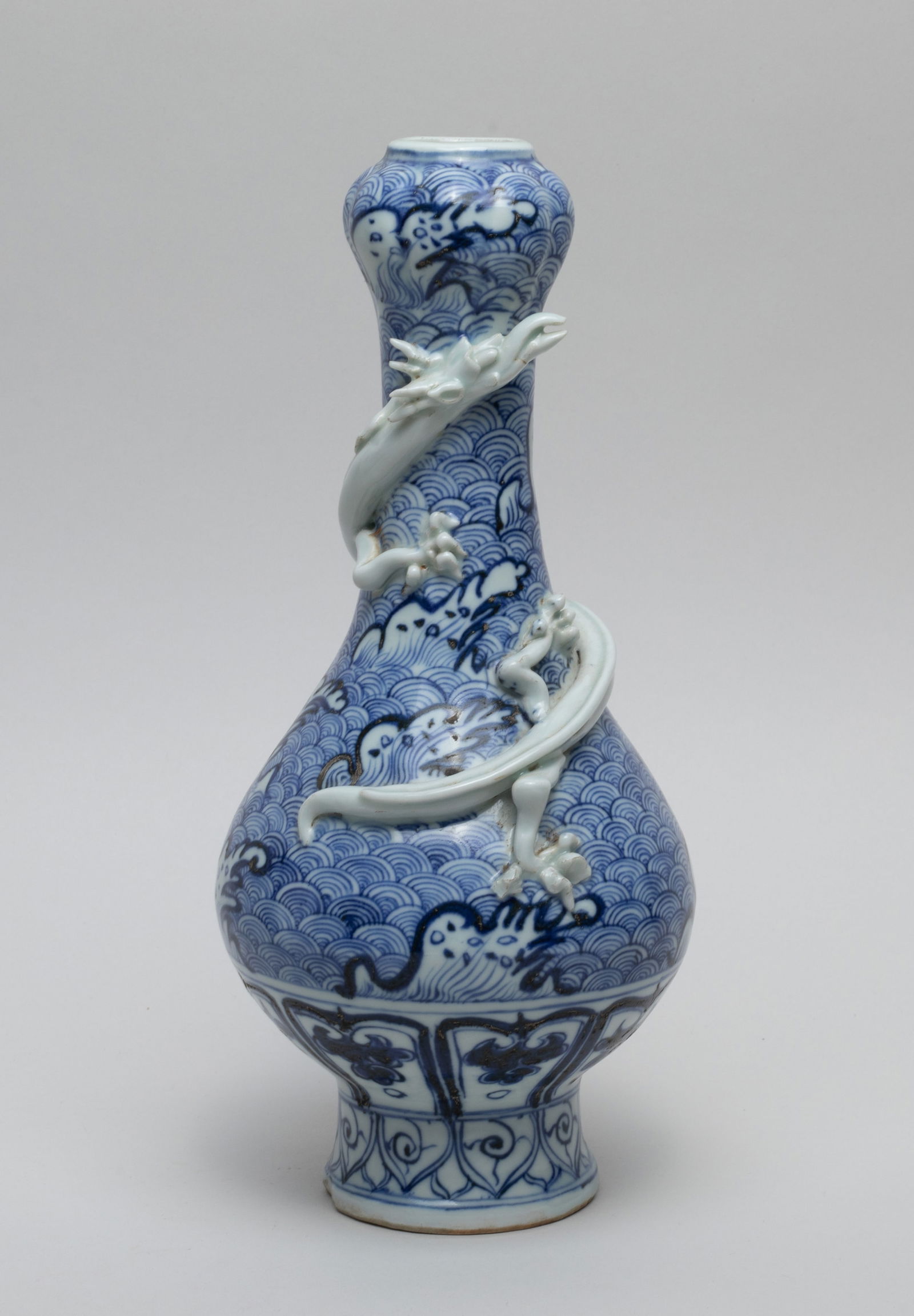 Chinese Export Porcelain Dragon Vase (1 of 14)