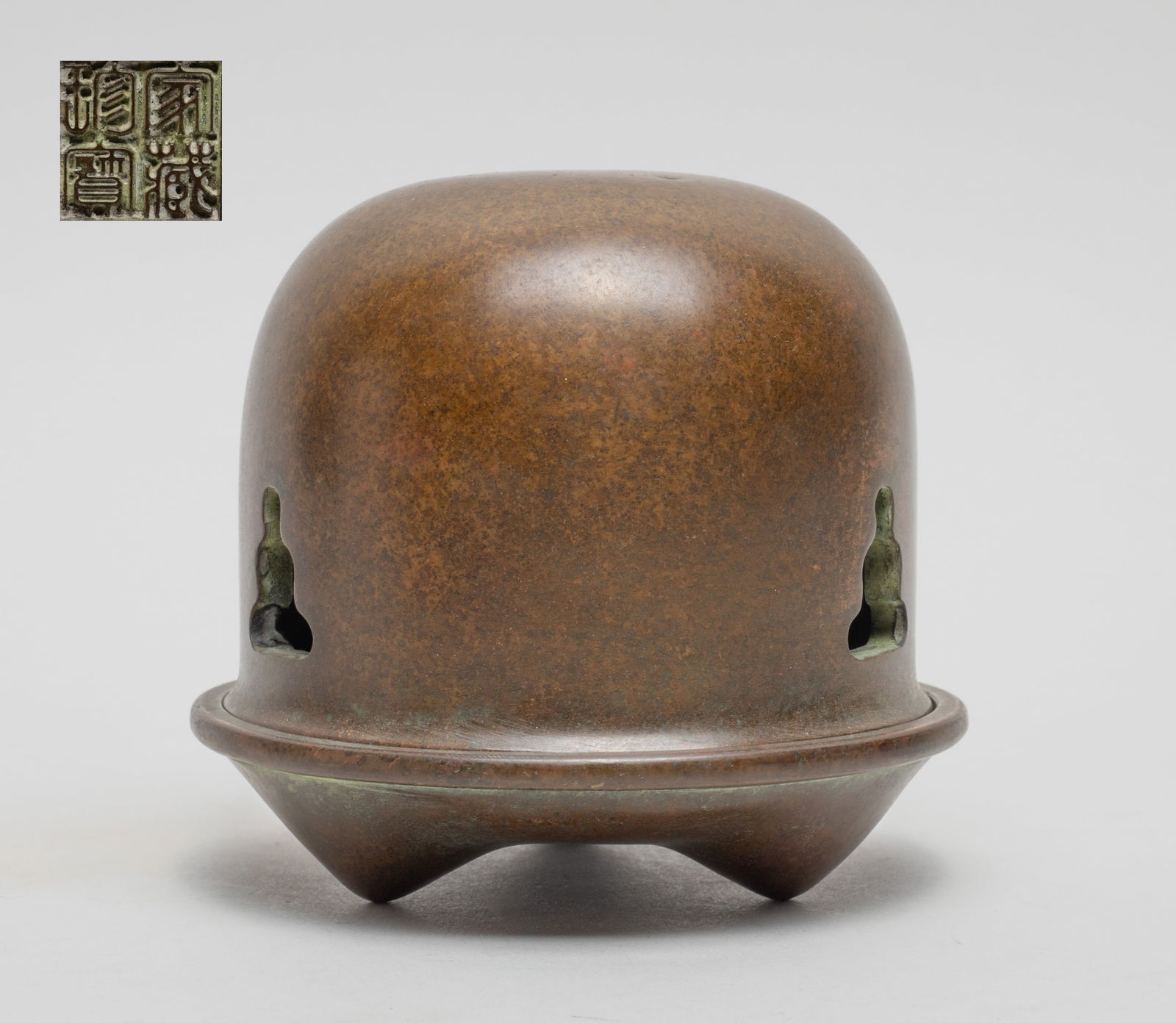 Chinese Bronze Covered Censer (1 of 9)