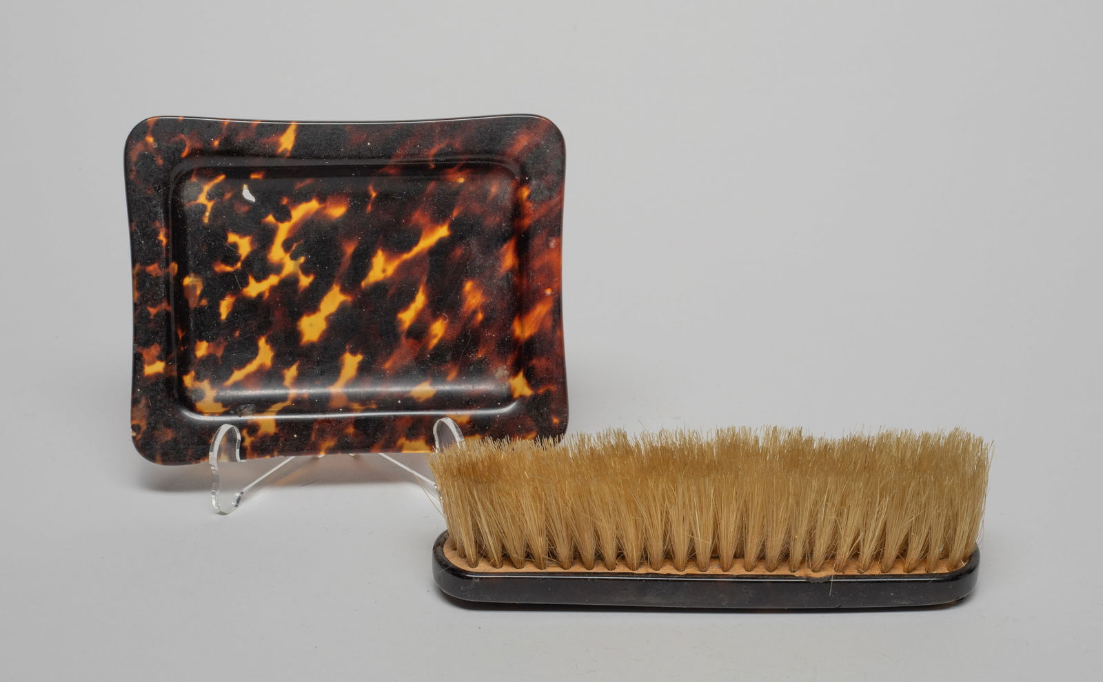 Vintage Japanese Dish & Brush: Vintage Japanese dish and brush set. Approx. 5.1*4 inch (dish size).