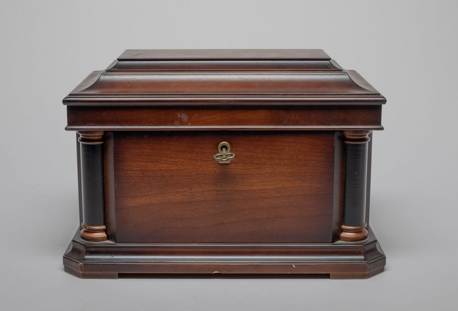 Vintage Large Jewelry Box (1 of 10)