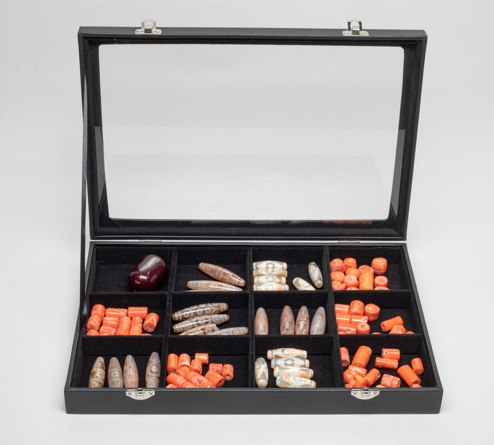 Estate Chinese/ Tibetan Beads Collections (1 of 7)