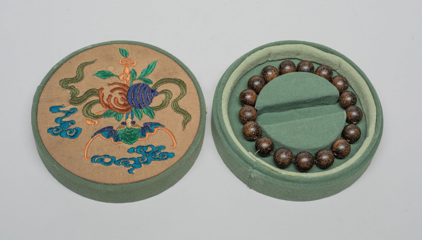 Chinese Export  Agarwood Prayer Beads (1 of 13)