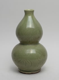 Chinese Shipwreck Type Longquan Porcelain Vase