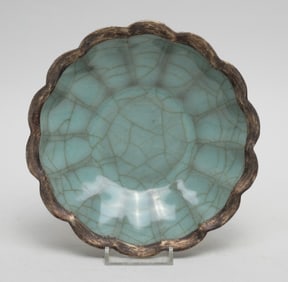 Chinese Guan Ware Porcelain Lotus Bowl