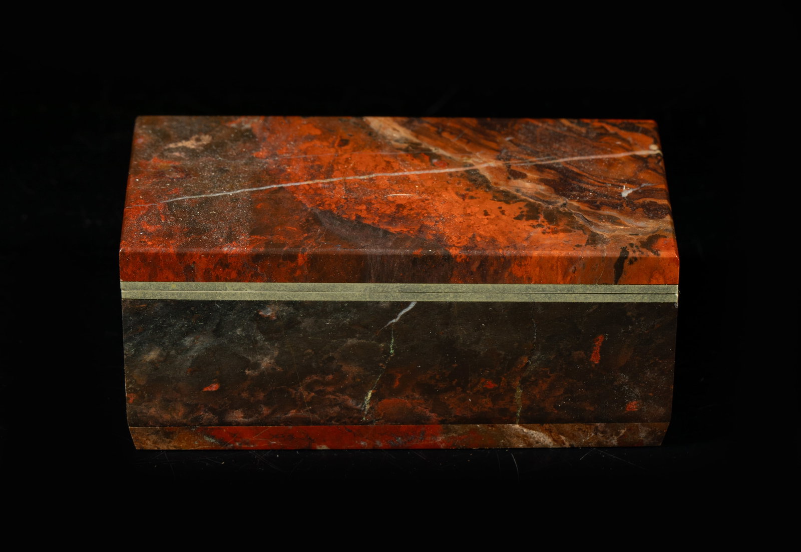Victorian Jasper Ink Box: Collectible jasper carved ink box, of rectangular section. Approx. 3.5*2.1*1.4 inch.