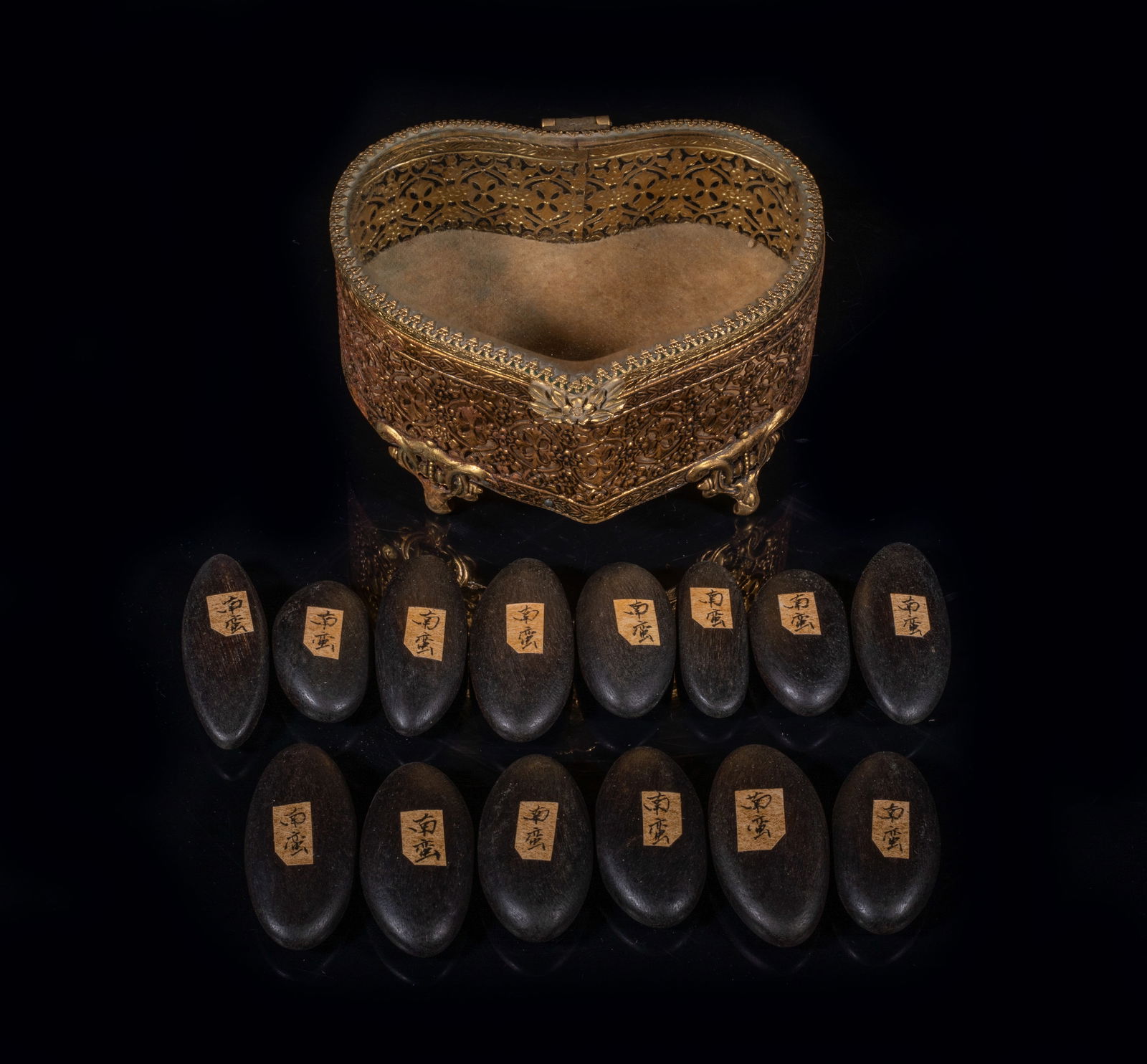 Chinese Export Agarwood Nuggets (1 of 8)