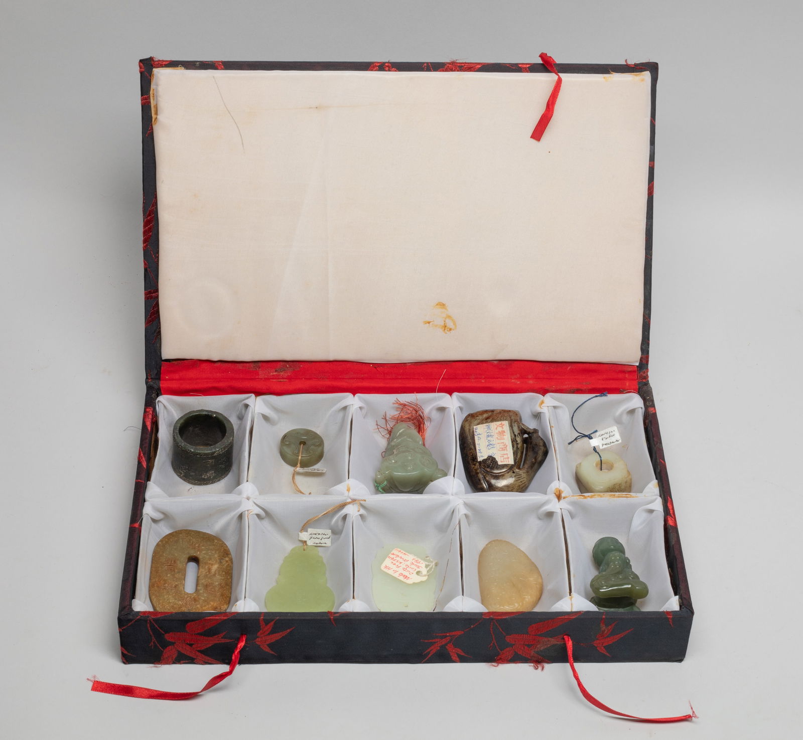 Estate Large Set Chinese Jade/ Stone Carvings (1 of 14)