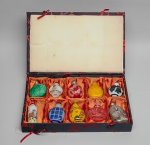 Estate Box of Chinese Peiking Glass Snuff Bottles