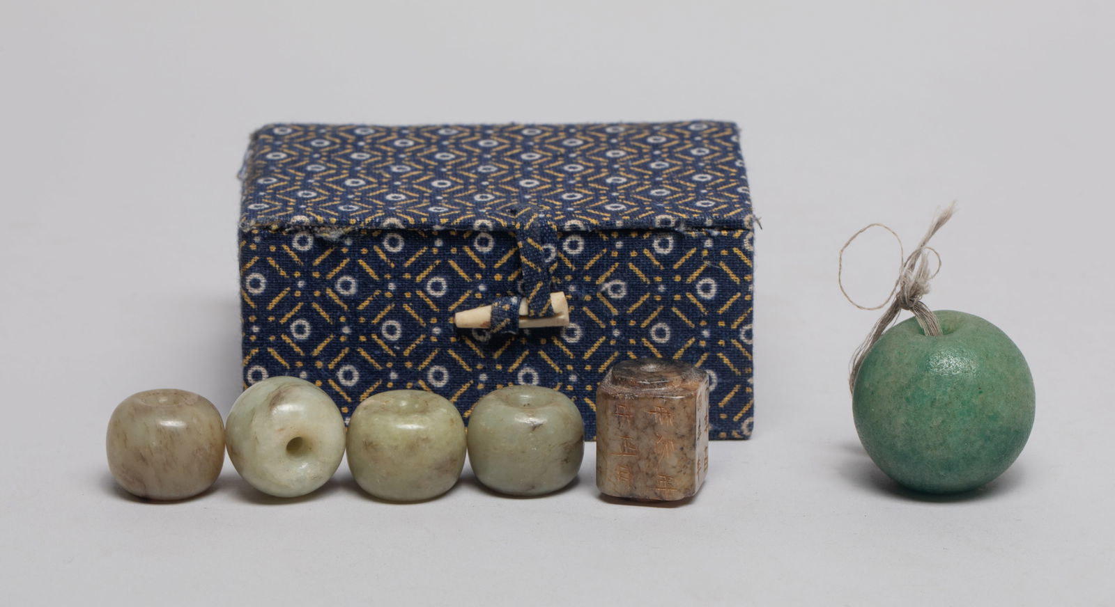 Chinese Export Jade/ Stone Beads (1 of 15)