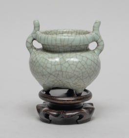 Chinese Ge Type Porcelain Cabinet Censer