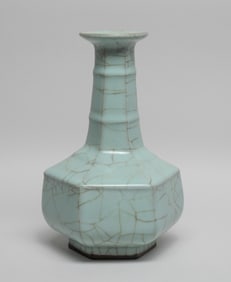Chinese Ge Type Porcelain Vase