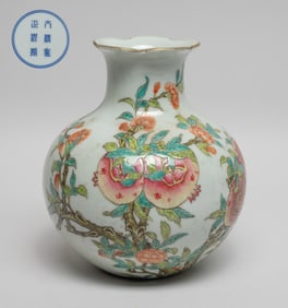 Chinese Famille Rose Porcelain Water Pot