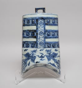 Chinese Export Porcelain Sculpture