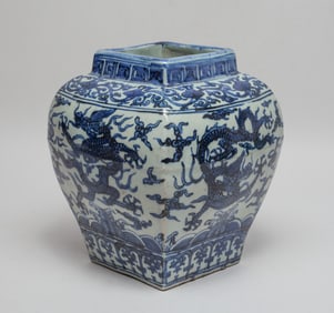 Large Chinese Blue & White Porcelain Jar