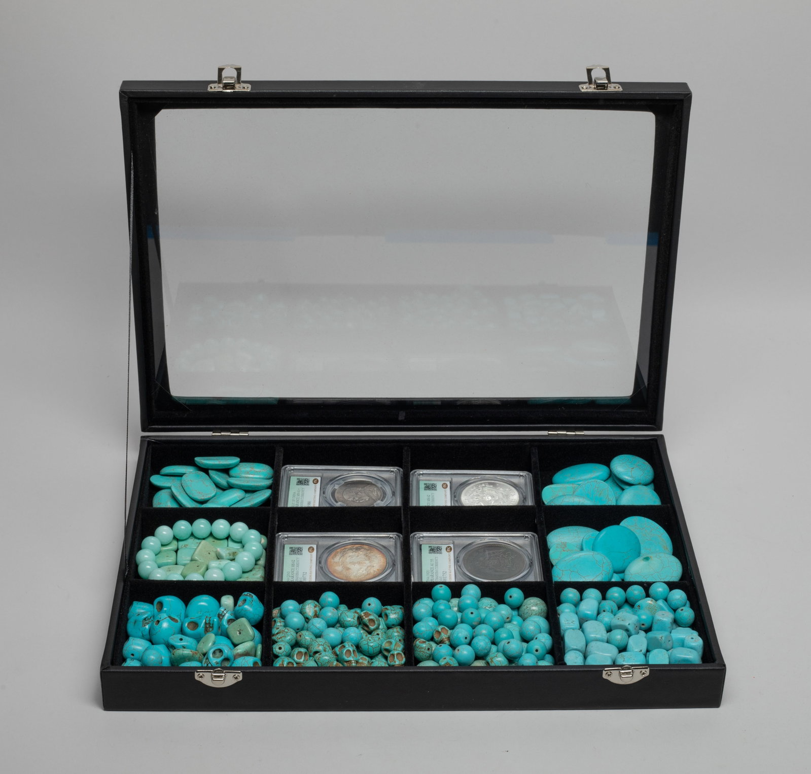 Estate Chinese Beads & Fengshui Coins: Chinese Fengshui coins with cases and turquoise-like carved beads, slabs and skull beads, with case. Size varies.