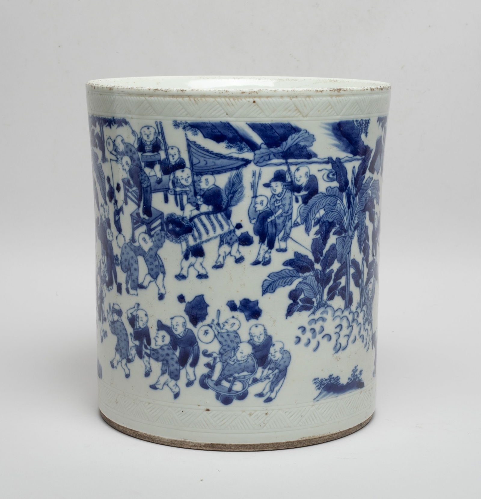 Large Chinese Export Porcelain Brush Pot (1 of 15)