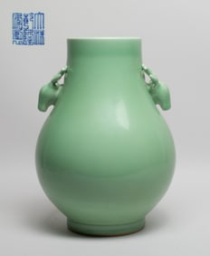 Chinese Export Porcelain Vase