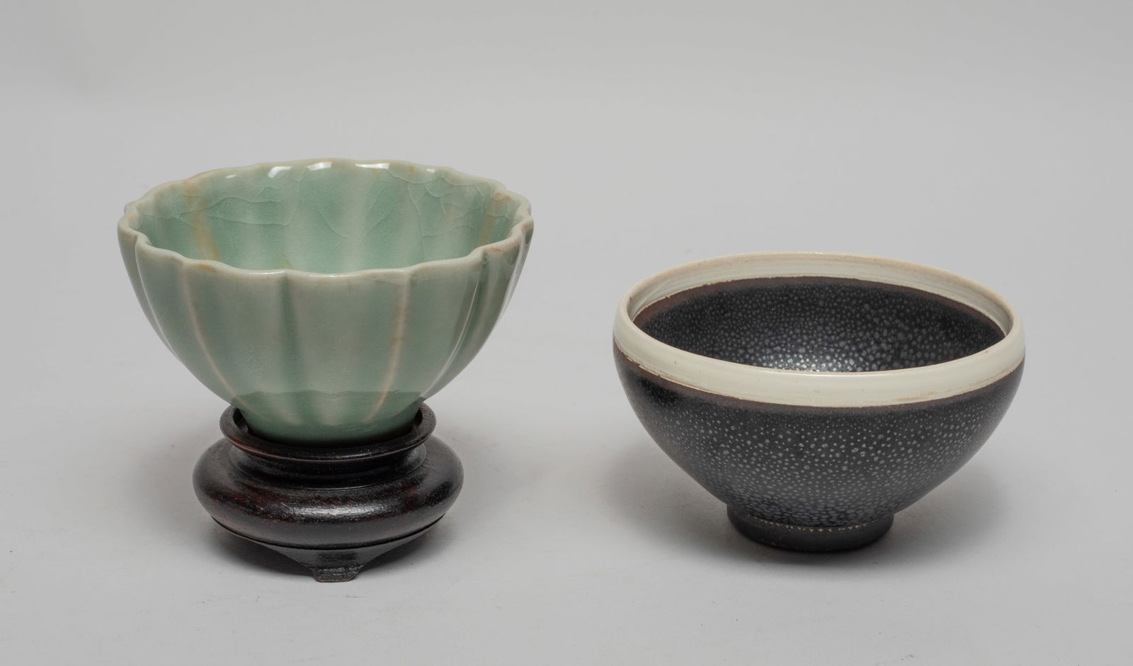 Estate Two Chinese Porcelain Tea Cups (1 of 12)