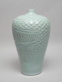 Chinese Cream Glazed Porcelain Vase