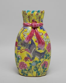 Chinese Export Hand Painted Porcelain Vase