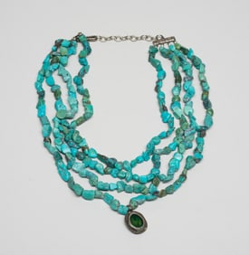 American Indian Type Turquoise Like Necklace