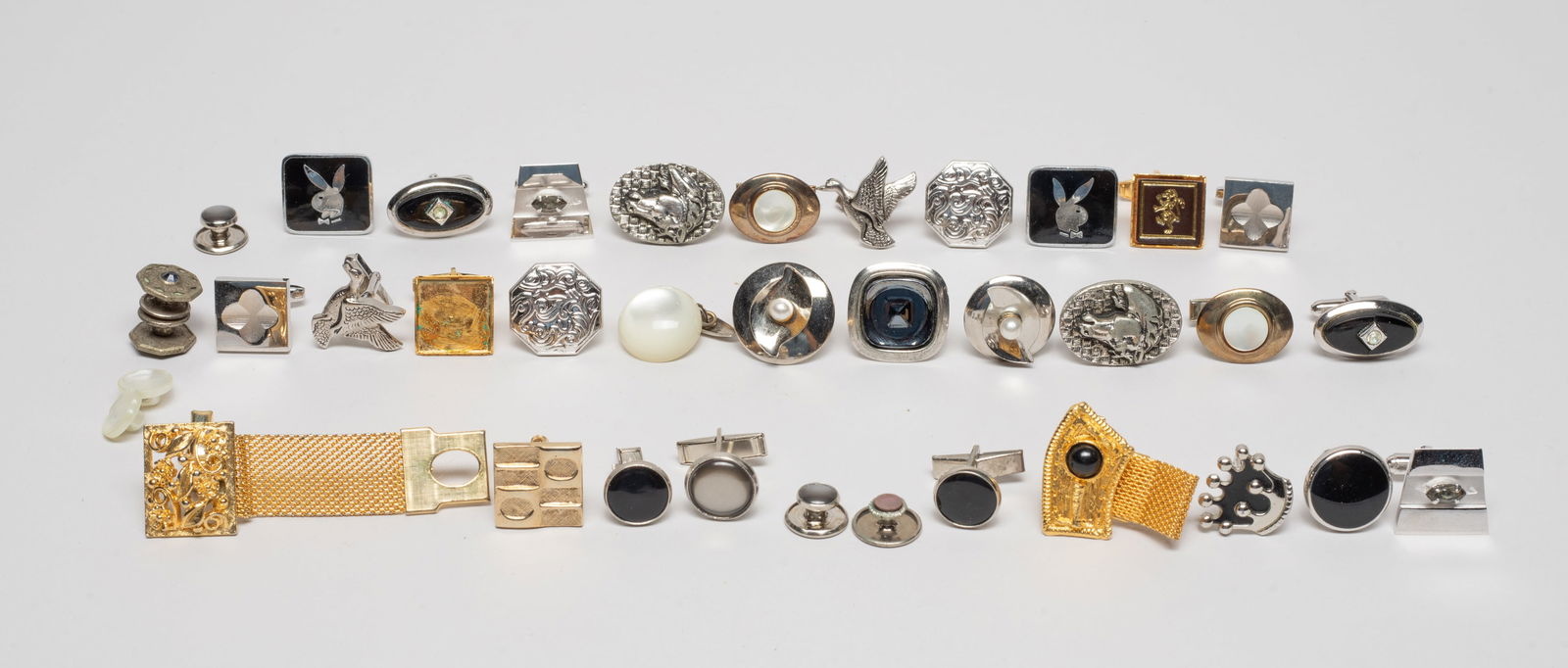 Estate Large Set Vintage Cufflinks (1 of 13)