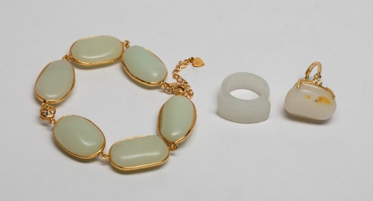 Set Chinese Jade Bracelet & Rings