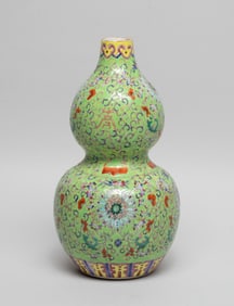 Estate Chinese Export Porcelain Gourd Vase