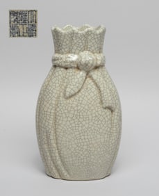 Chinese Ge Type Porcelain Vase