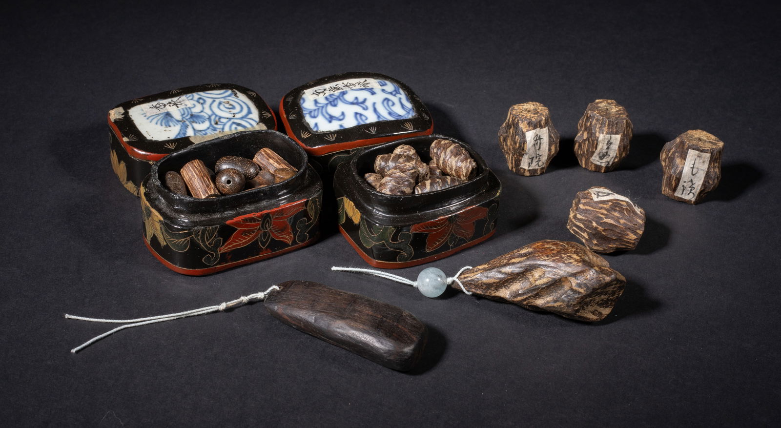 Chinese Export Agarwood Beads, Pendants (1 of 12)